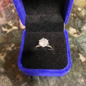 14K White Gold CZ Solitaire Ring Sz 6.5